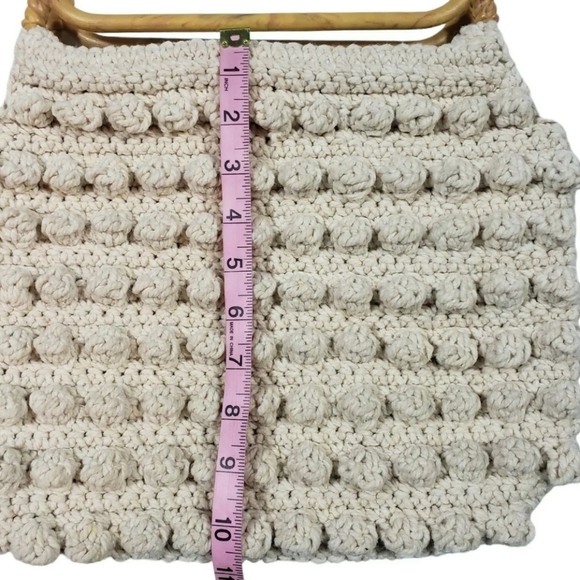 Neutral Beige 3D Crochet Knit Purse Wood Look Handles Lined Boho Nubby Handbag - Picture 8 of 9